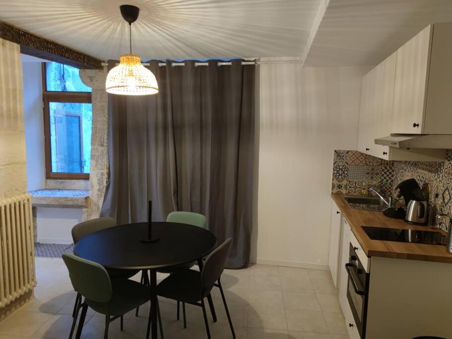 Studio de charme, au calme dans le vieux Chaumont Extérieur photo